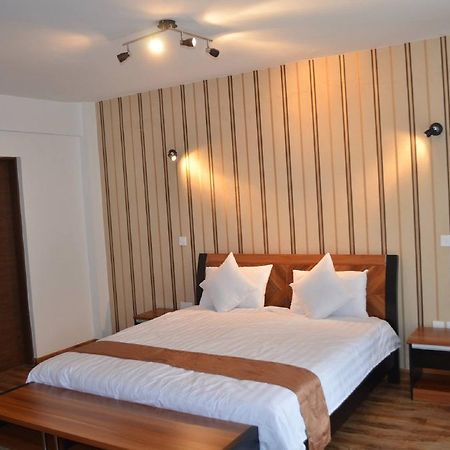 We Hotel And Suites Nairobi Exterior foto