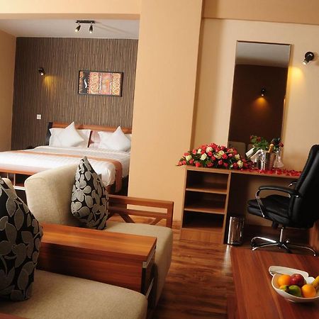 We Hotel And Suites Nairobi Exterior foto