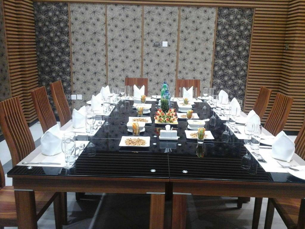 We Hotel And Suites Nairobi Exterior foto