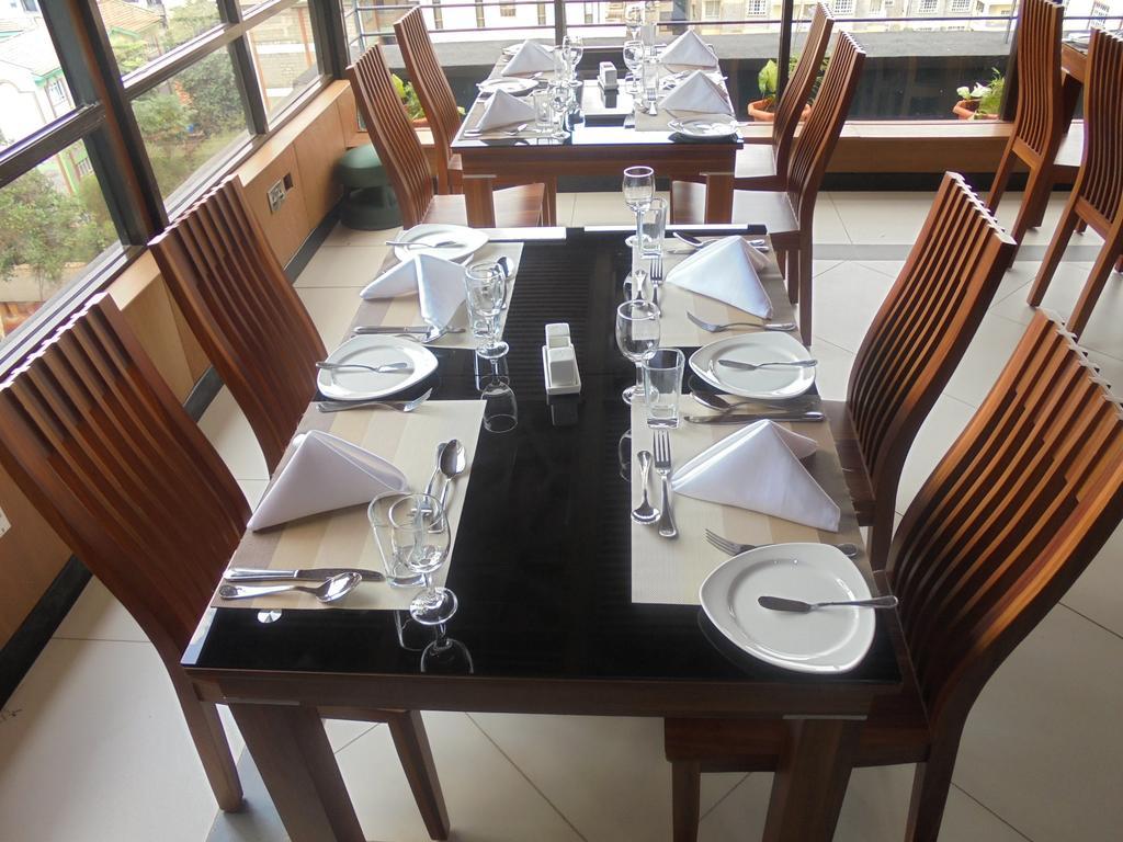 We Hotel And Suites Nairobi Exterior foto