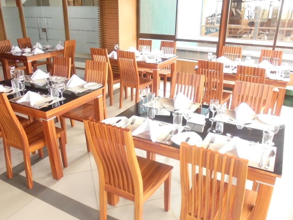 We Hotel And Suites Nairobi Exterior foto