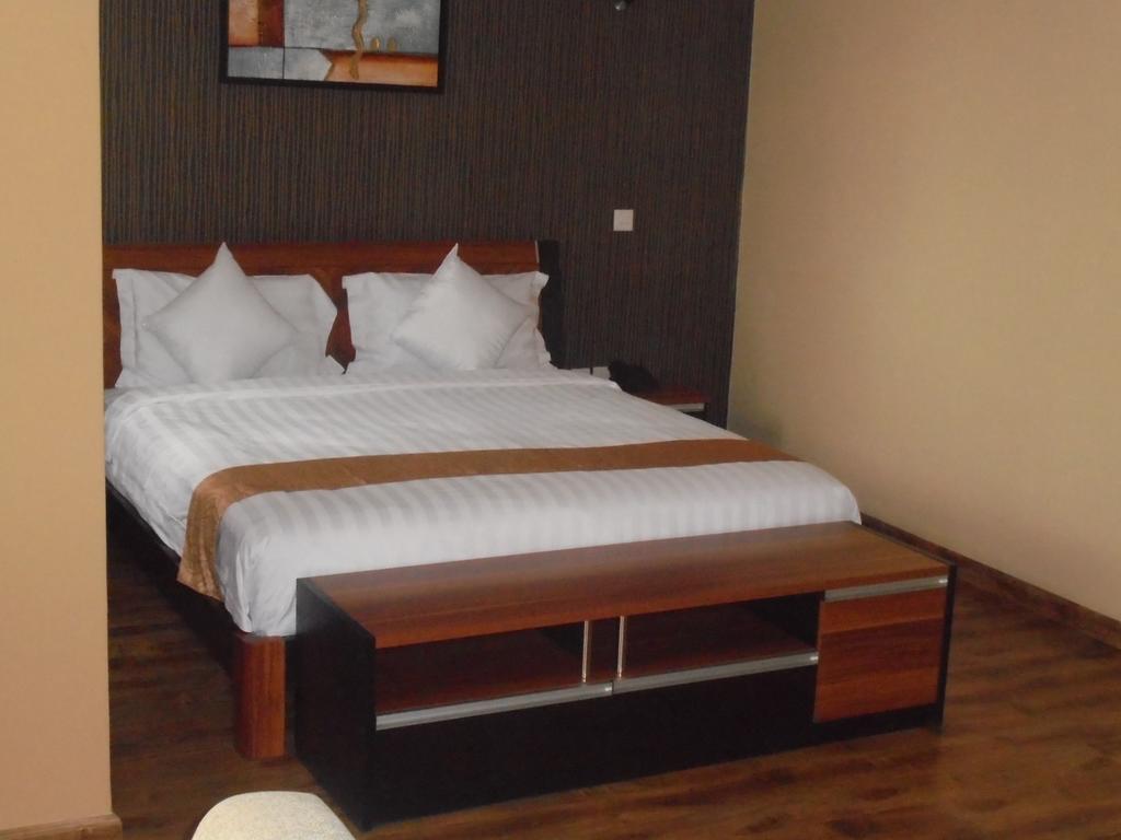 We Hotel And Suites Nairobi Exterior foto