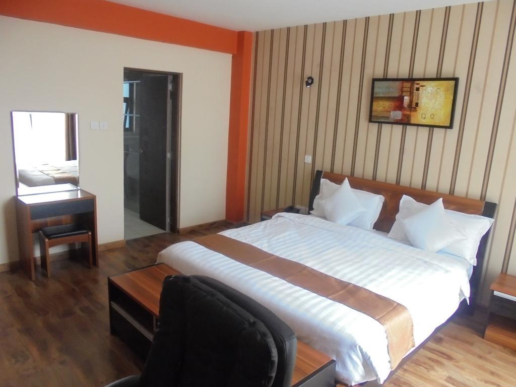 We Hotel And Suites Nairobi Exterior foto