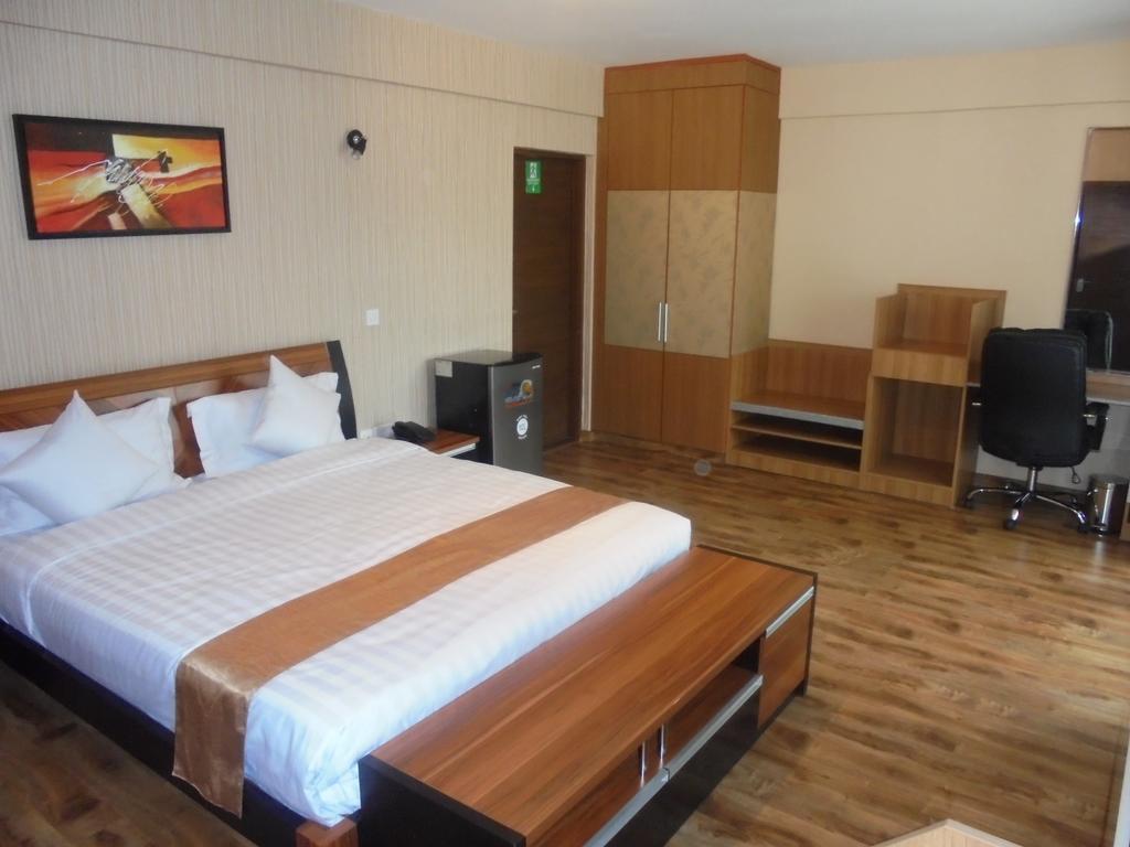 We Hotel And Suites Nairobi Exterior foto