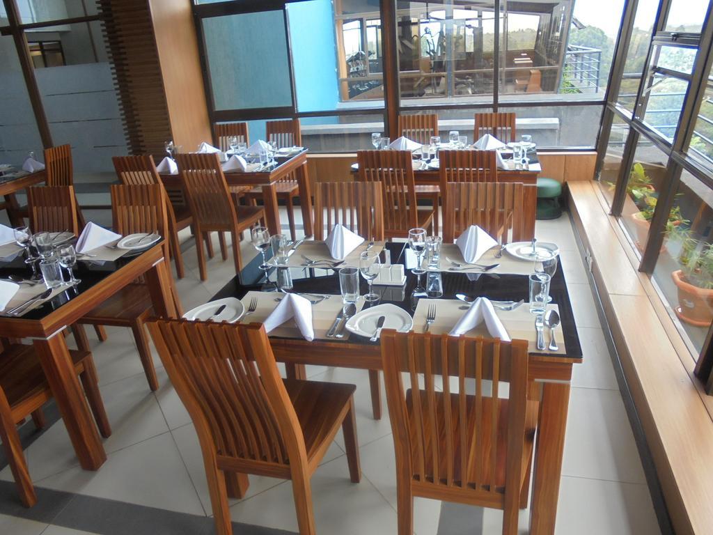 We Hotel And Suites Nairobi Exterior foto