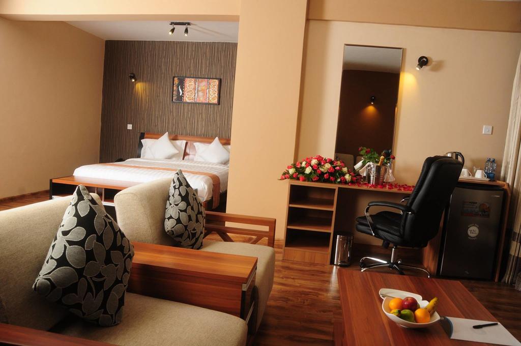 We Hotel And Suites Nairobi Exterior foto